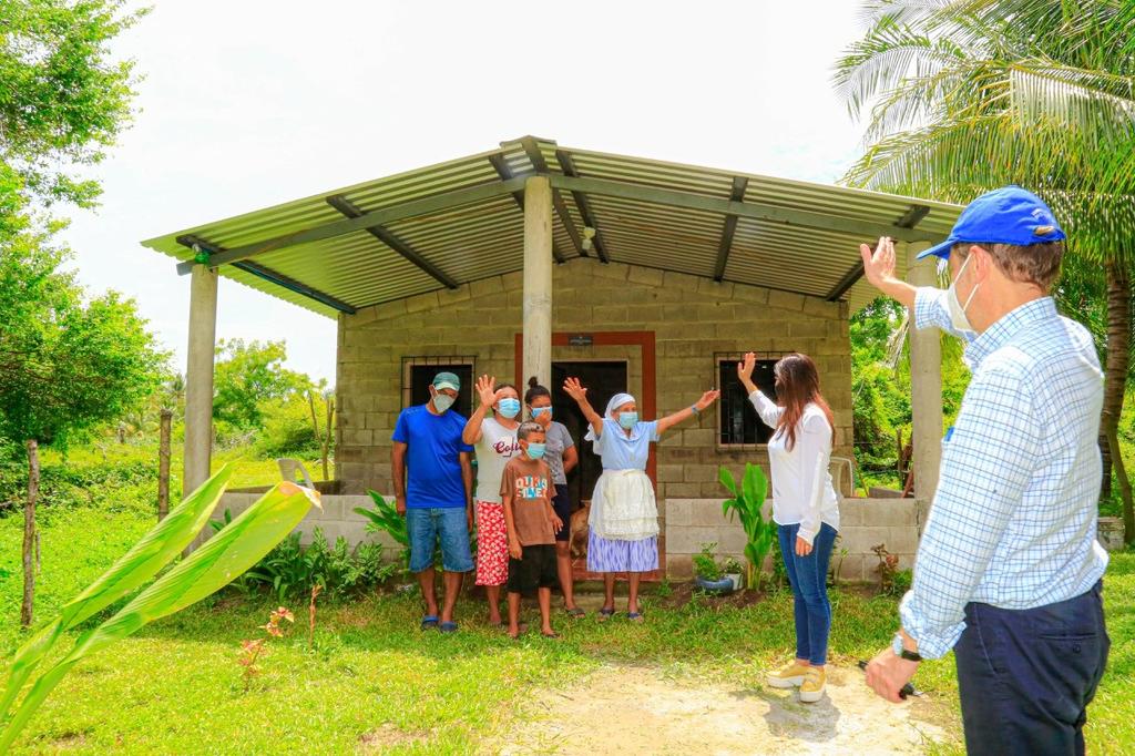 vivienda-y-ue-benefician-a-68-familias-de-usulutan-con-la-entrega-de-escrituras-de-propiedad